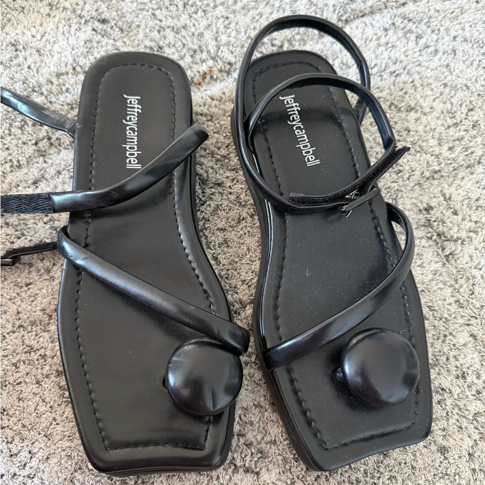 Jeffrey Campbell Black Women's Toe-Ring Square-Toe Sandals - Picture 5 of 6
